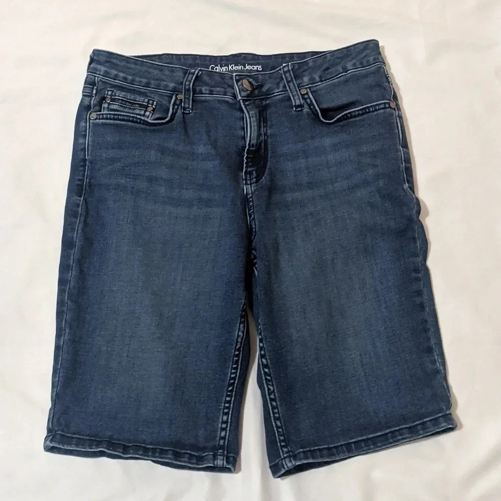Calvin Klein City Short, Color Blue Size 8